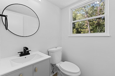 2145 Jeffey Dr, Hilliard, OH 43026 - photo 7