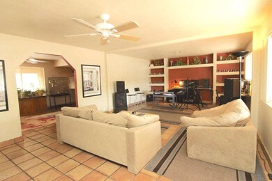 Frontroom