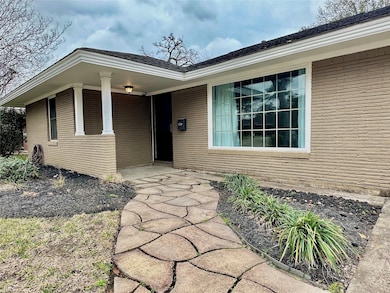 2019 Libbey Dr, Houston, TX 77018 - photo 2