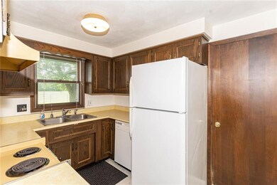 2921 E 8th St, Anderson, IN 46012 - photo 4