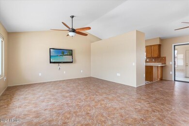 Great Rm w/Vaulted Ceilings