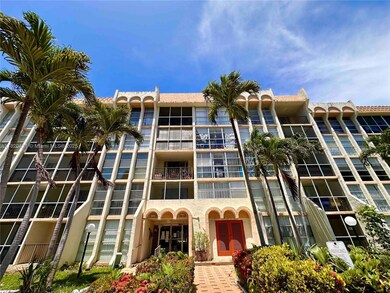 Desoto South Condo in Hallandale Beach.601 Three Islands Blvd., Unit #210, Three Islands, Hallandale Beach, FL. Available For Rent.