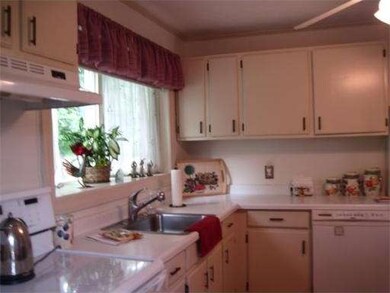 696 Lincoln St, Waltham, MA 02451 - photo 7