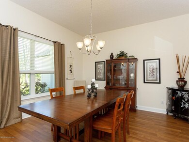 004_Dining Room