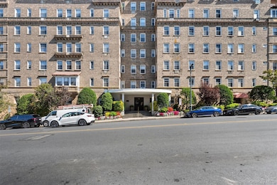 Chatsworth Gardens unit 214, Larchmont, NY 10538 - photo 3