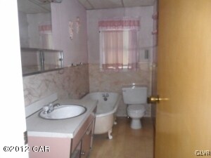 318 Arlington St, Tamaqua, PA 18252 - photo 7