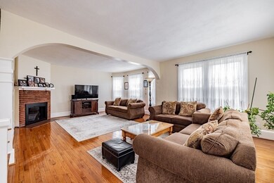 695 Amostown Rd, West Springfield, MA 01089 - photo 4