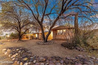 5-web-or-mls-5442 E 7th St - MLS Images