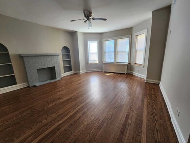 2724 W Glenlake Ave unit 2, Chicago, IL 60659 - photo 2