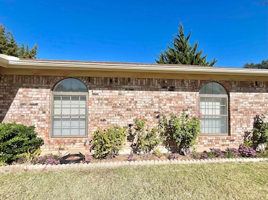 2224 Selma Dr, Wichita Falls, TX 76306 - photo 2