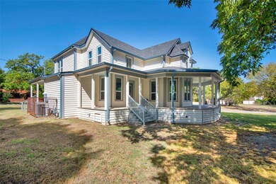 1128 W Sears St, Denison, TX 75020 - photo 4