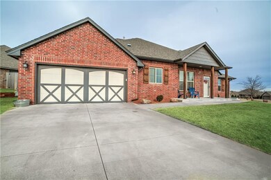 7000 Cherokee Crossing E, Warr Acres, OK 73132 - photo 2