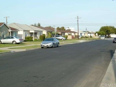 Nice street with neat yards, quiet neighborhood
