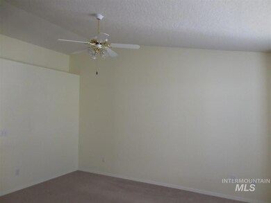 403 S Valley Dr, Nampa, ID 83686 - photo 6