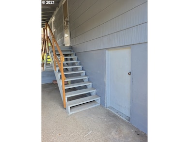 1211 NW Ellis Ave, Pendleton, OR 97801 - photo 7