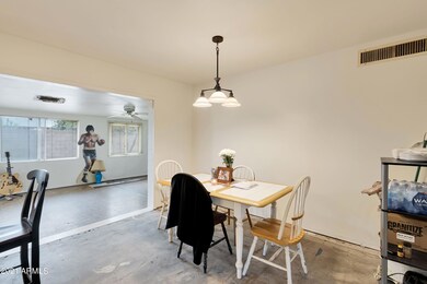 REDFIELD Dining room