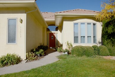 11517 Sky Valley Way-large-004-Walkway-1