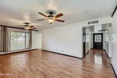 05 Living Room