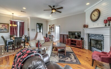 404 Buttonwood Ln-52