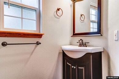 1040 Lincoln St SW, Albany, OR 97321 - photo 5