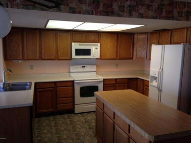 2408 Spruce 026