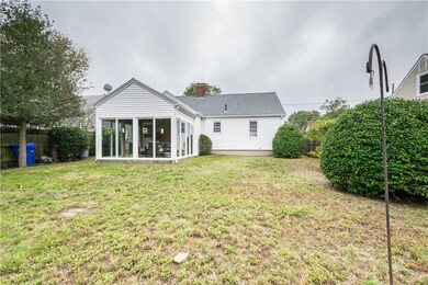 52 Edgemere Rd, Pawtucket, RI 02861 - photo 3