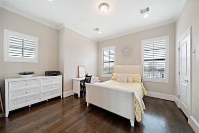 Additional bedroom on the 4th floor with sufficien