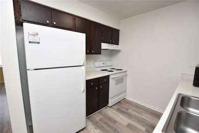 619 Robin Rd unit 2, Lakeland, FL 33803 - photo 3