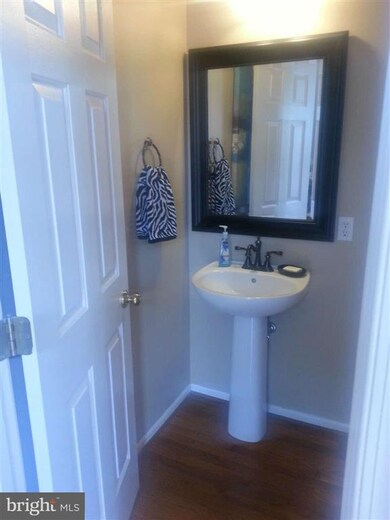 20822 Shamrock Glen Cir, Germantown, MD 20874 - photo 7