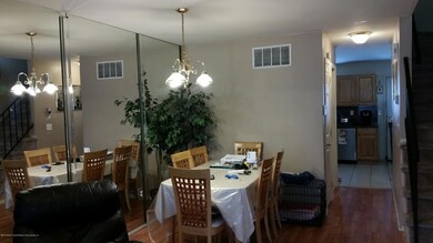 21 Guinevere Ln, Staten Island, NY 10310 - photo 4