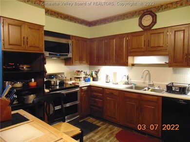 202 25th St, Dunbar, WV 25064 - photo 4