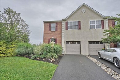 6877 Hunt Dr, Macungie, PA 18062 - photo 2