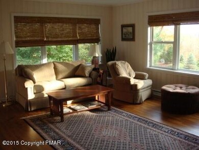 810 Stokes Ave, Stroudsburg, PA 18360 - photo 3