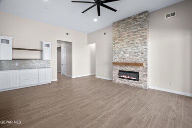 1802 Schyler Love Ln, El Paso, TX 79928 - photo 6