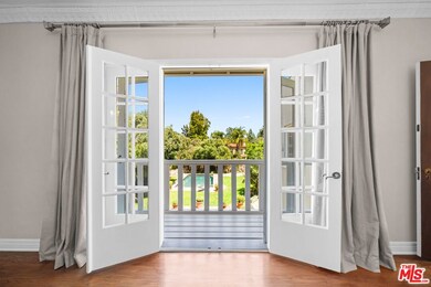 1004 N Beverly Dr, Beverly Hills, CA 90210 - photo 7