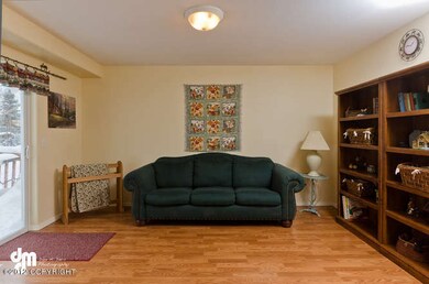 C:\fakepath\[photo 1502686] Family Room
