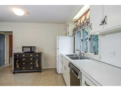 146 Macarthur Blvd, Coventry, RI 02816 - photo 6