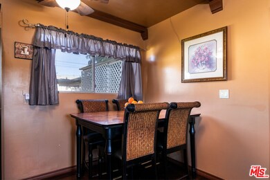 Breakfast nook