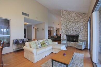 4541 Ortega Farms Cir, Jacksonville, FL 32210 - photo 6