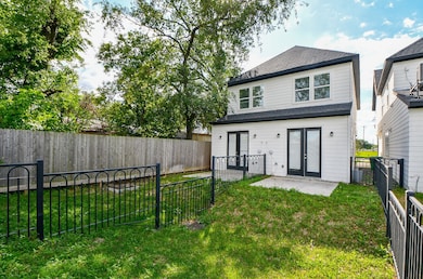 Lots of greenery in the backyard!