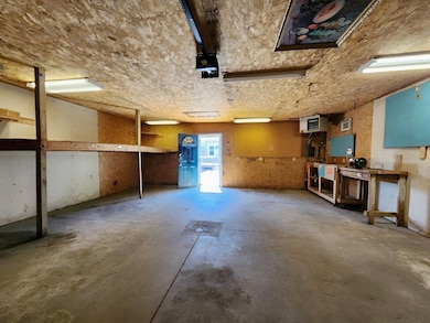 319 E 11th St, Spencer, IA 51301 - photo 5