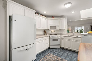 81 William Onthank Ln, Southborough, MA 01772 - photo 3