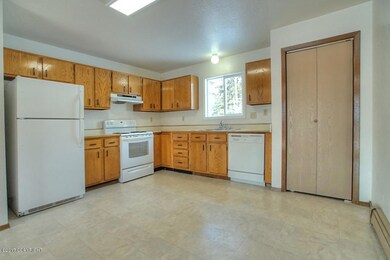 downstairs 2 bedroom units (4)