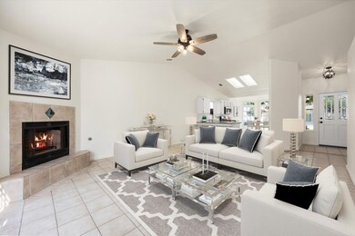 07-Illuminate Photography - 1153 W Fores