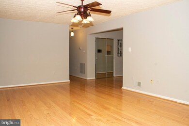 2107 Woodbox Ln unit A, Baltimore, MD 21209 - photo 4