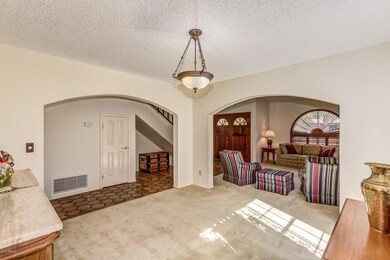1333 E Krista-Living room #1jpg