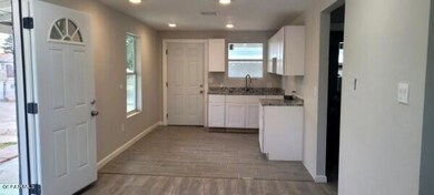 304 Kitt Rd, El Paso, TX 79915 - photo 2