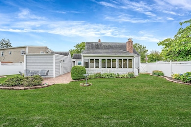 3 Appletree Ln, Levittown, NY 11756 - photo 2