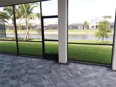 Screened, spacious L-shaped lanai with beautiful l