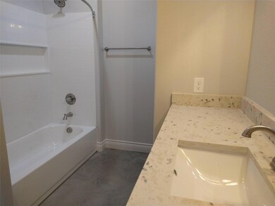 1000 Wooded Hollow Ct unit 106, Weatherford, TX 76088 - photo 4